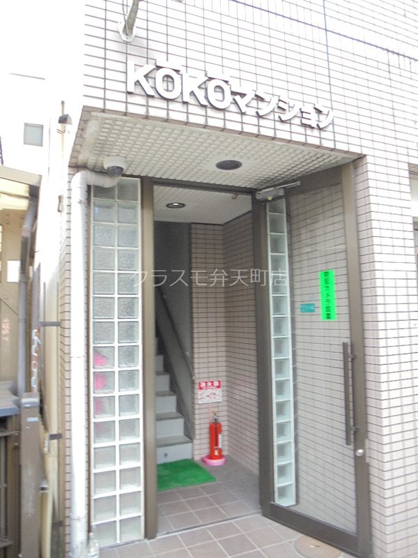 18/23 エントランス