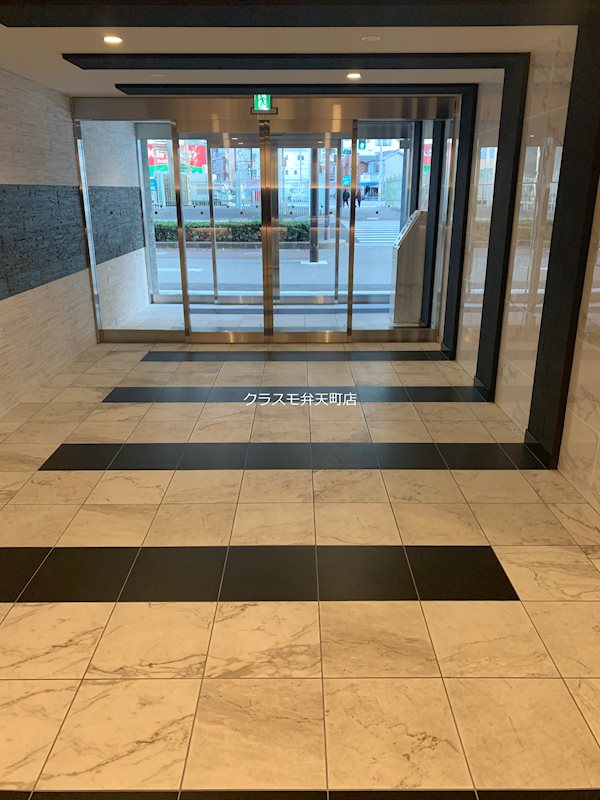 2/8 エントランス