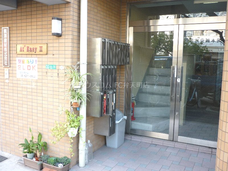 18/23 エントランス