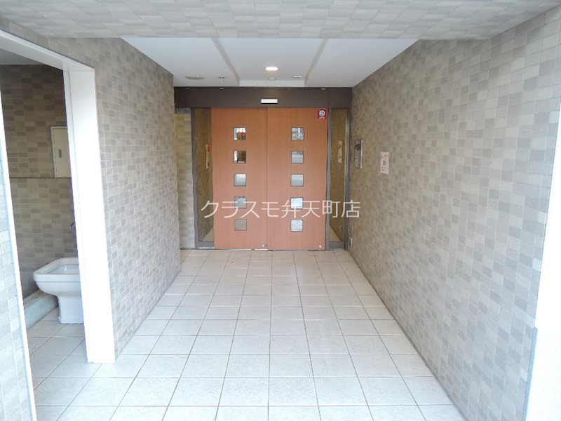 14/19 エントランス