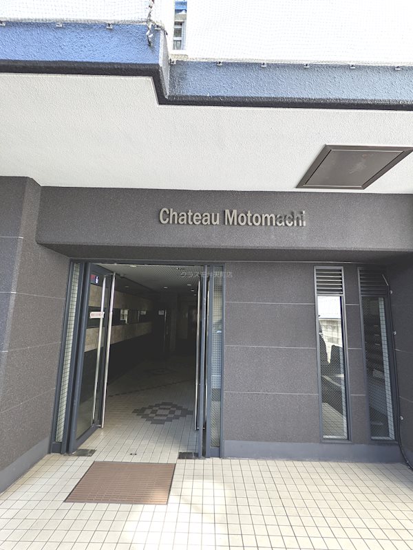 16/21 エントランス