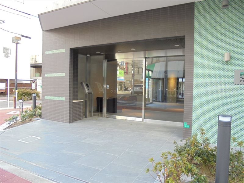 24/28 エントランス