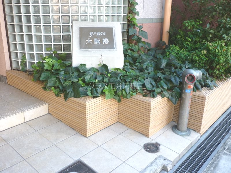 22/28 エントランス