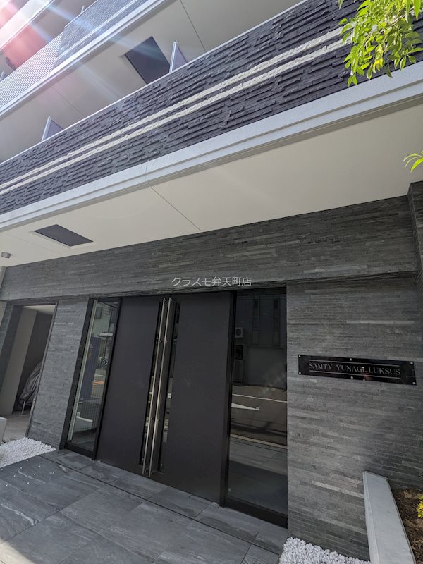 18/24 エントランス