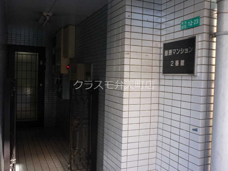 16/21 エントランス