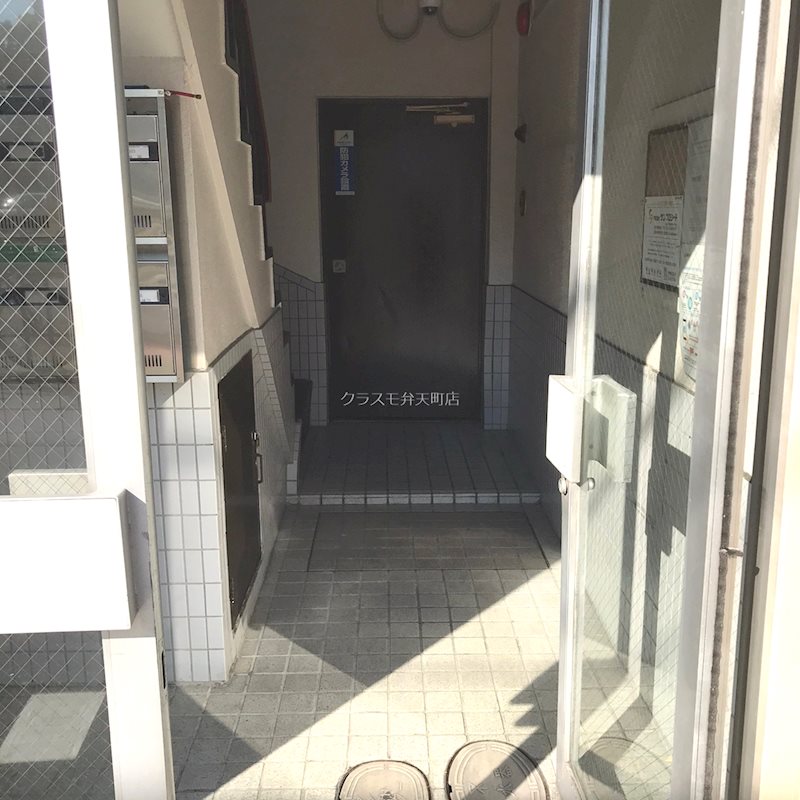 15/22 エントランス