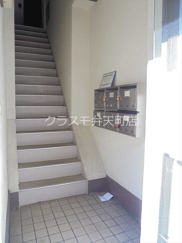 16/21 エントランス