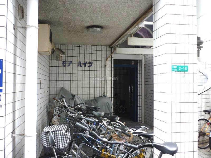 16/21 エントランス