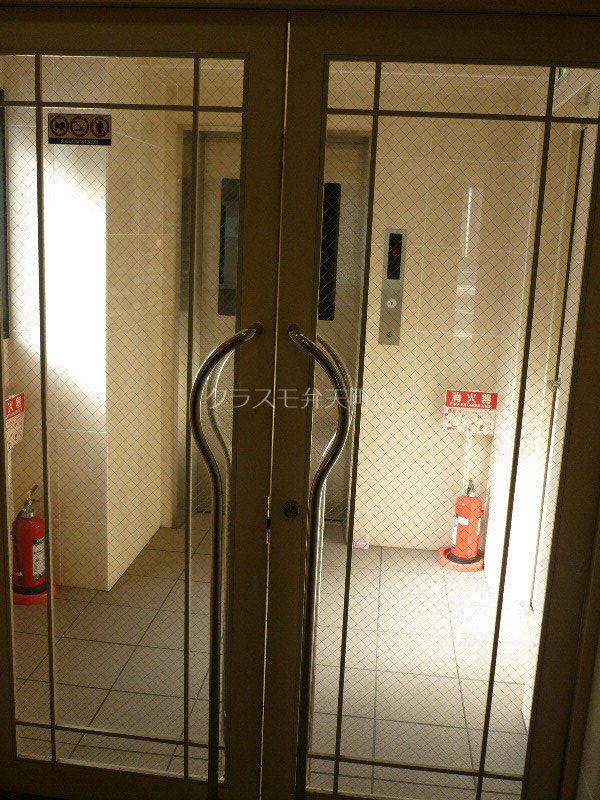 16/21 エントランス