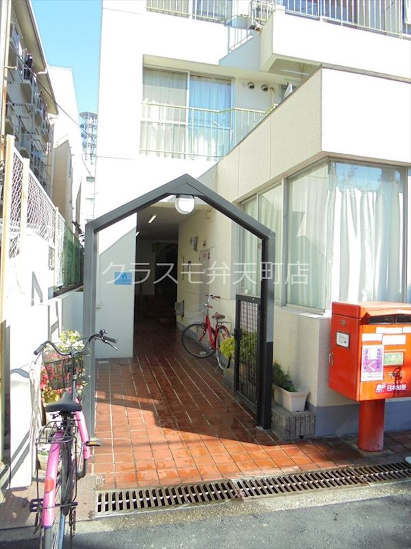 24/29 エントランス