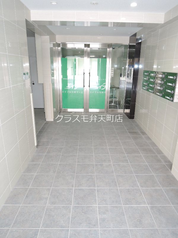 25/30 エントランス