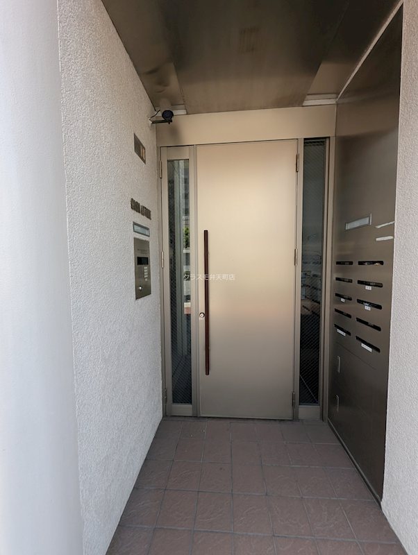 24/29 エントランス