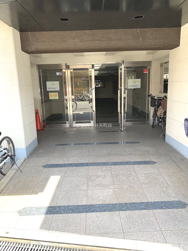 20/25 エントランス