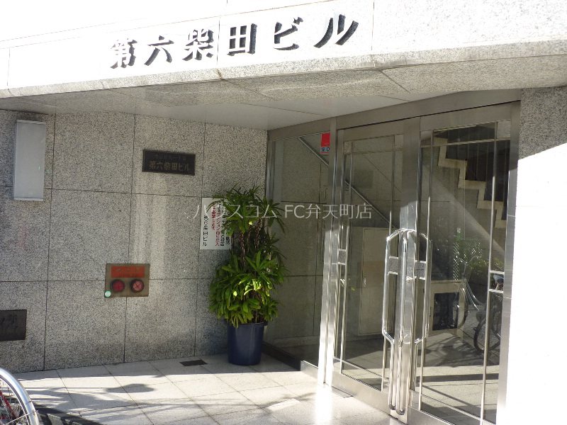 16/21 エントランス