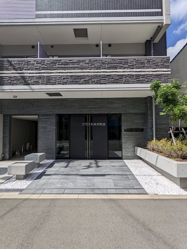 17/23 エントランス