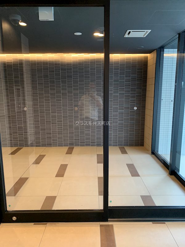 16/21 エントランス