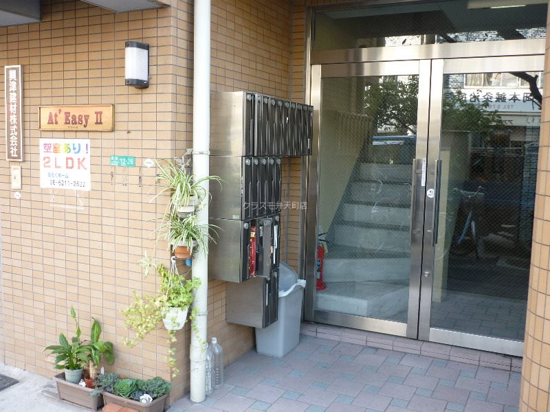 18/23 エントランス