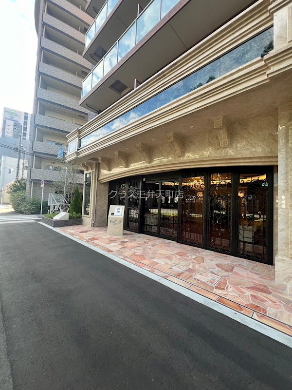 24/30 エントランス