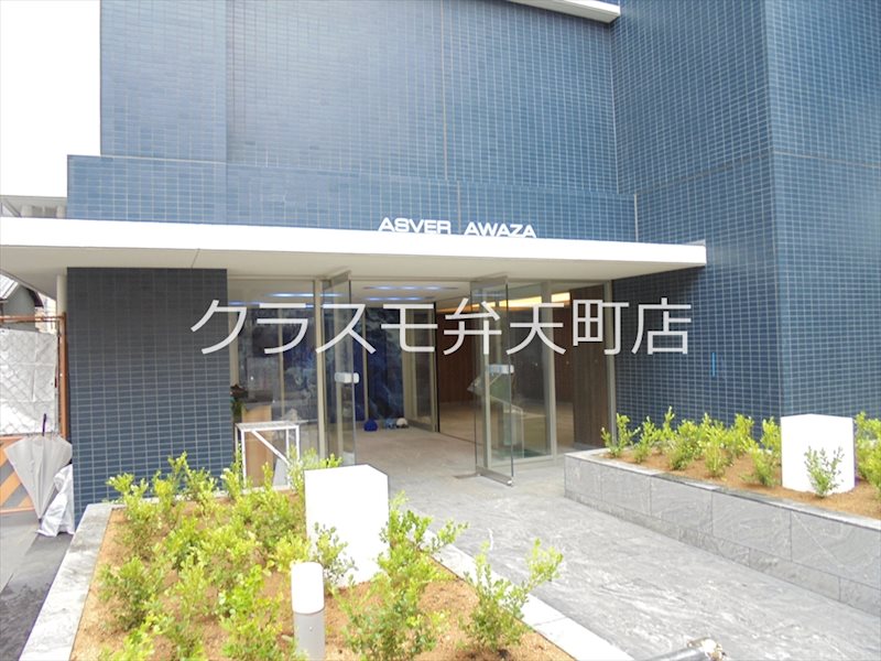 18/23 エントランス