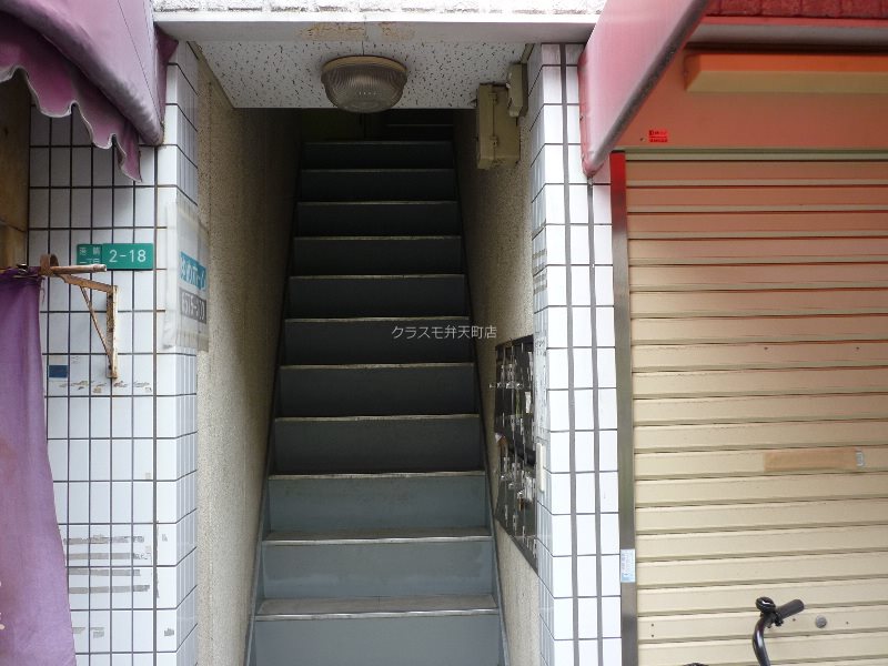 18/22 エントランス