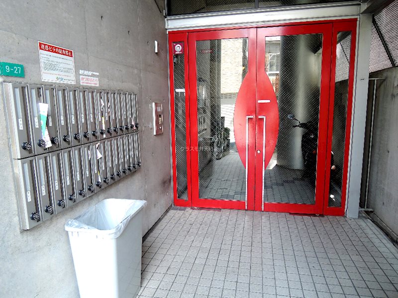 16/21 エントランス