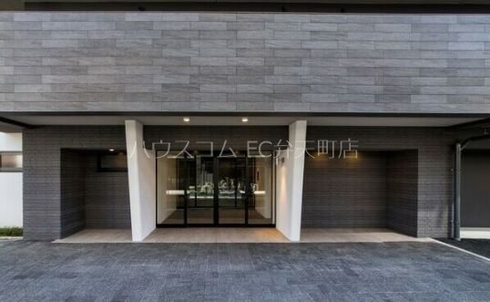 16/21 エントランス