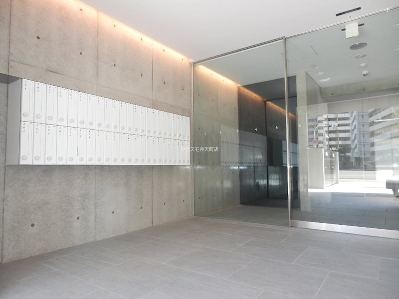 18/26 エントランス