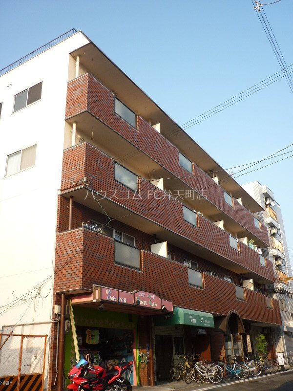 14/18 エントランス