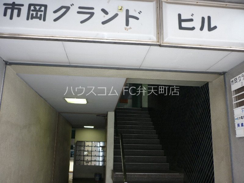 17/23 エントランス