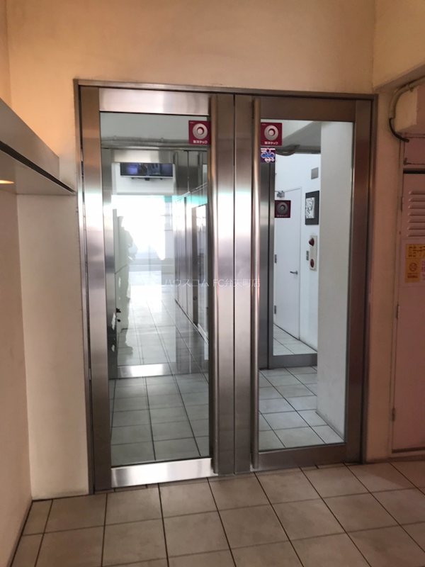 15/21 エントランス