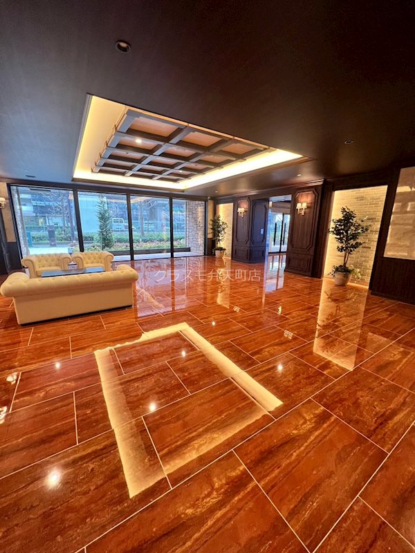 21/26 エントランス