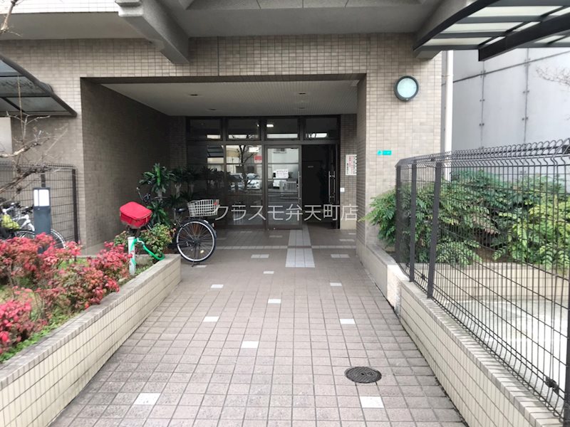 18/24 エントランス