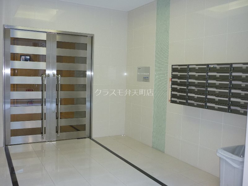 14/20 エントランス