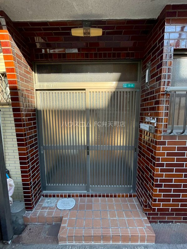 24/30 エントランス