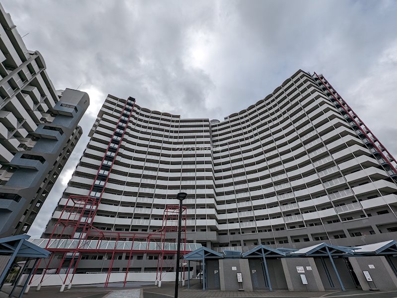 22/26 エントランス