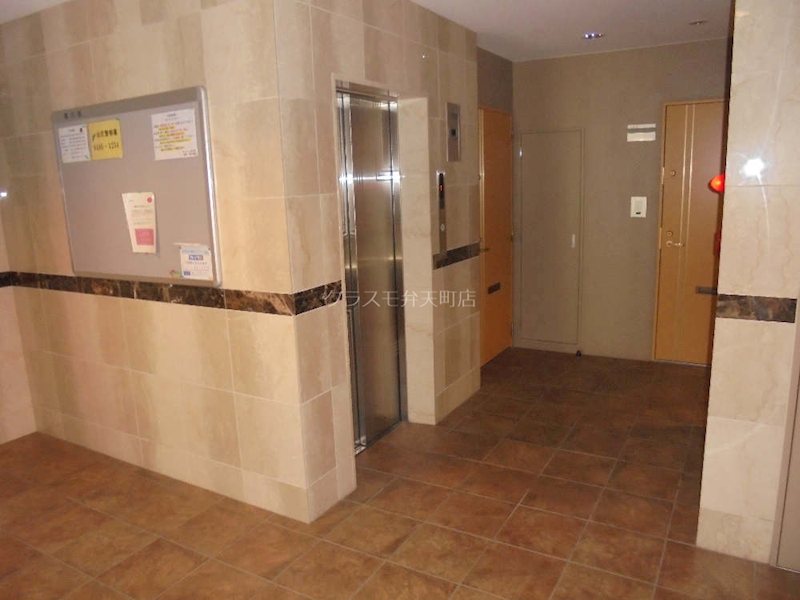 18/22 エントランス