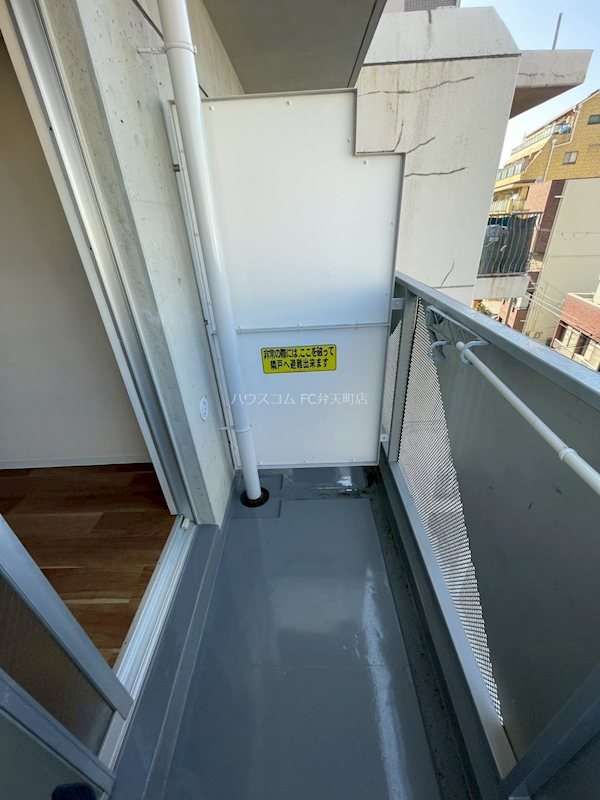 16/23 バルコニー