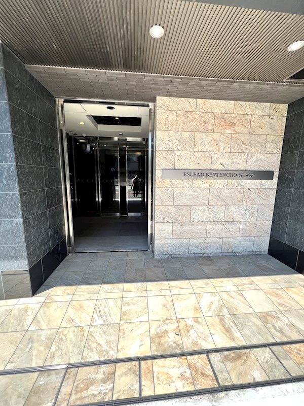 14/19 エントランス