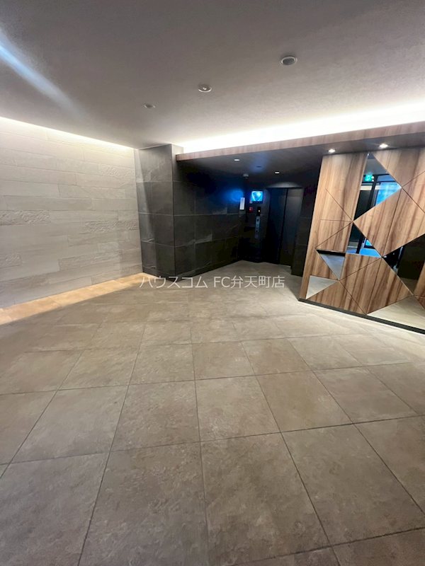 24/29 エントランス