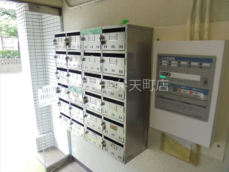 14/19 エントランス