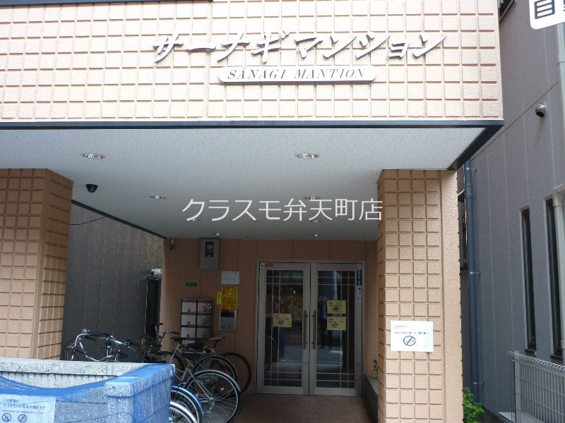 18/22 エントランス