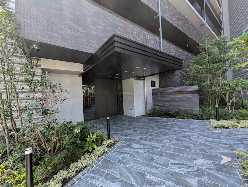 17/19 エントランス