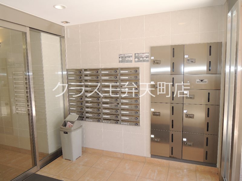 16/21 エントランス