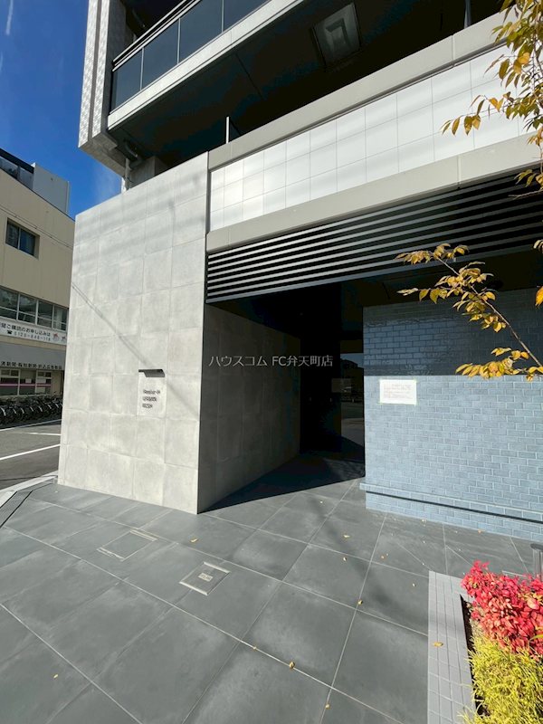 20/27 エントランス