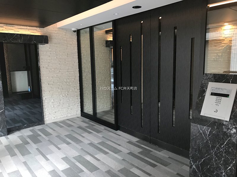 17/22 エントランス