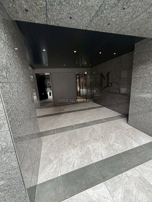 24/29 エントランス