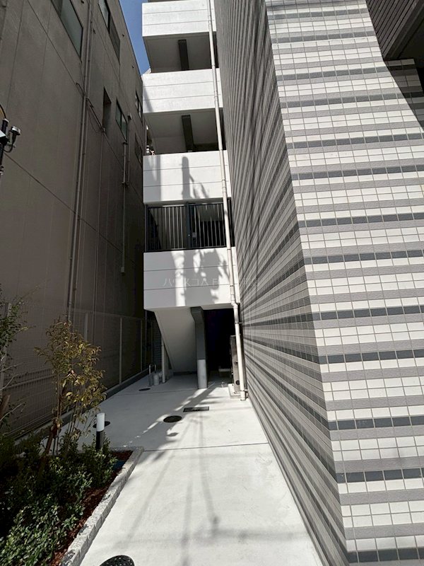 25/30 エントランス