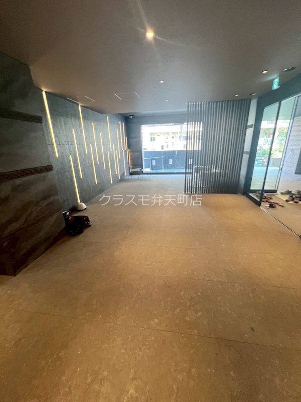 24/28 エントランス