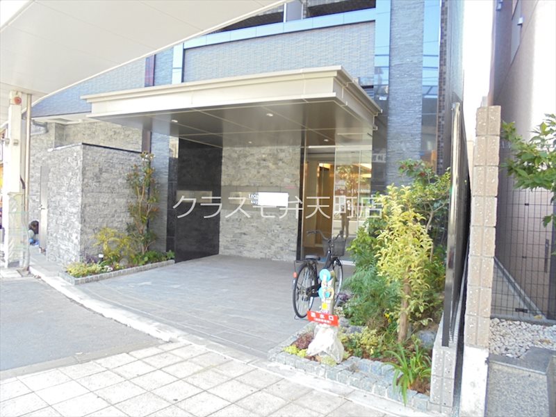 16/21 エントランス