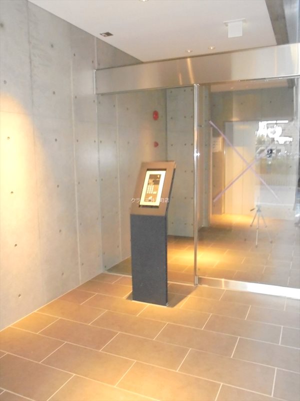 14/19 エントランス